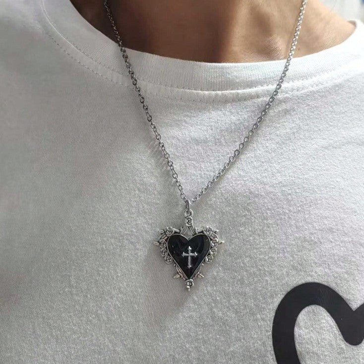 Retro Gothic Heart-Shaped Wing Bat Pendant Necklace Punk Y2K Jewelry